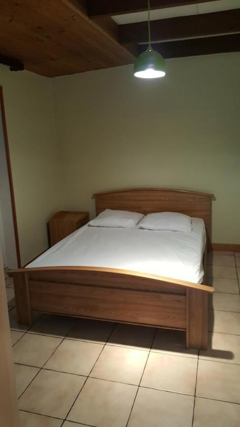 Le Repaire Du Deux Roues Appartement Saint-Sauveur  Buitenkant foto