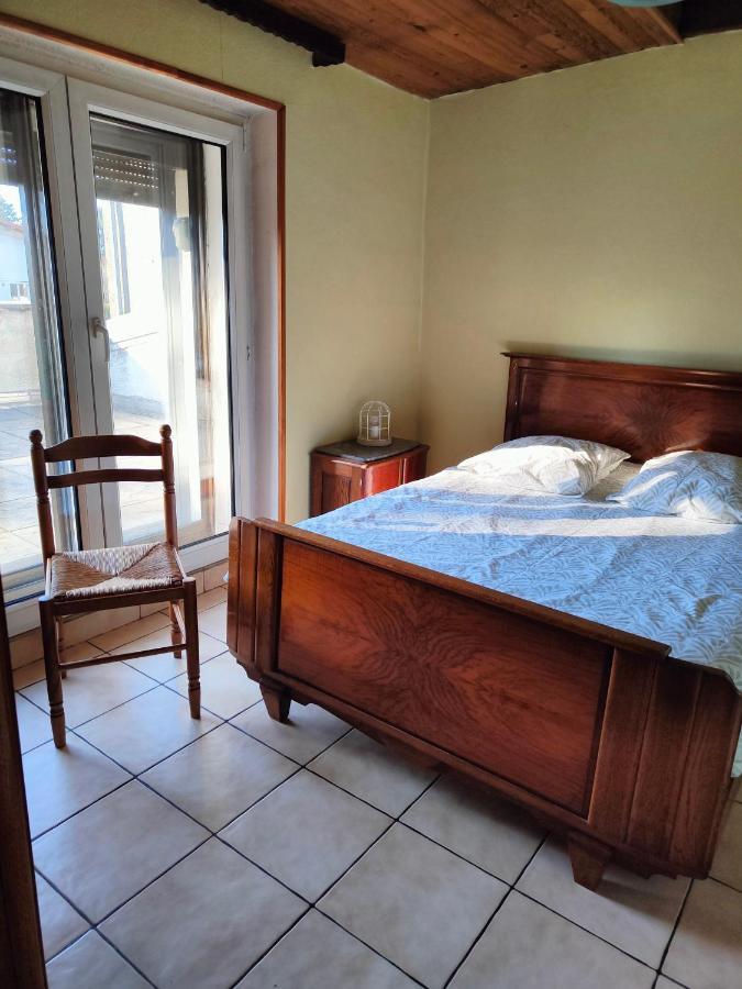 Le Repaire Du Deux Roues Appartement Saint-Sauveur  Buitenkant foto